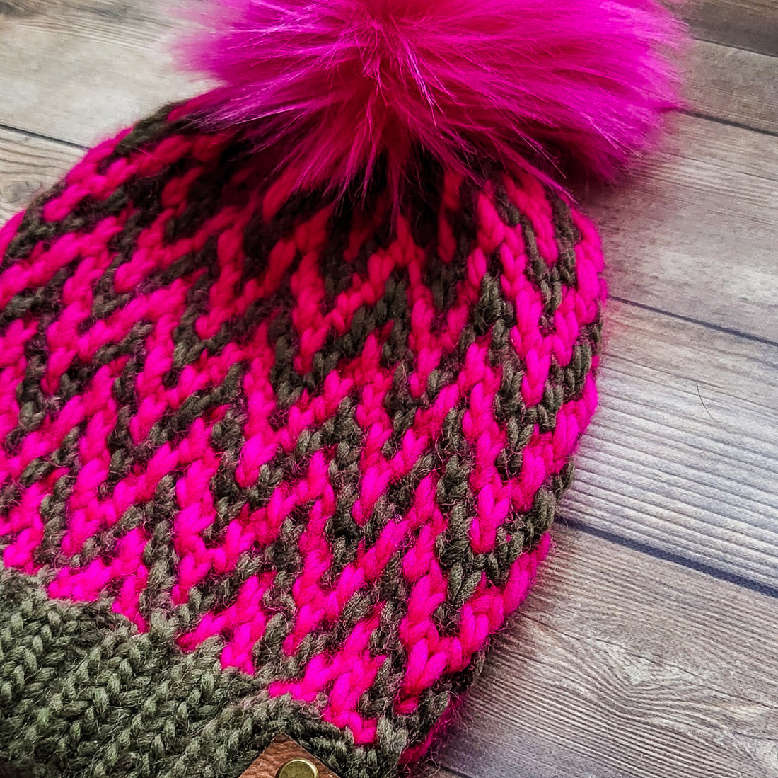 Fine Your Way Beanie | Peruvian Highland Wool | Olive/Neon Pink